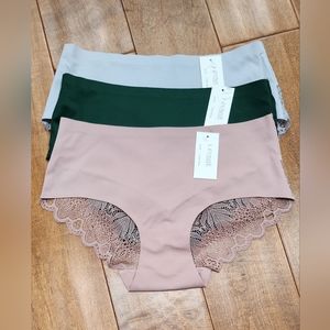 NWT ILumie Lazer cut lace back panty